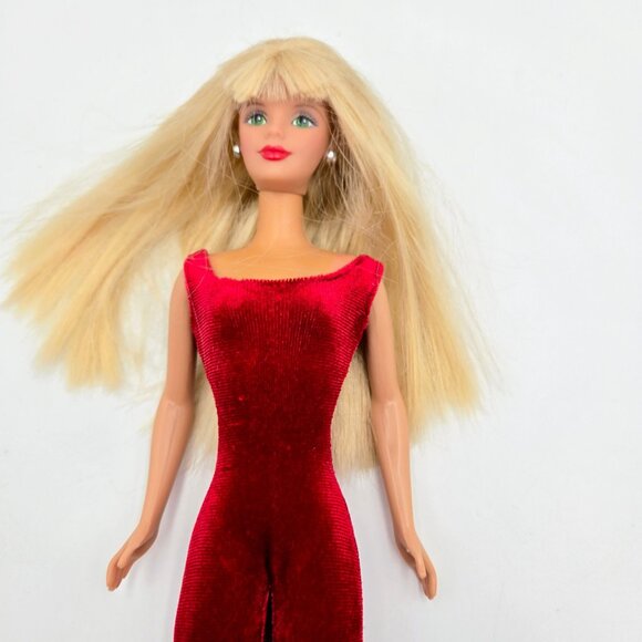 Very Velvet Barbie Doll 1998 20528 Red Velvet Jumpsuit Mattel Read - Picture 15 of 16